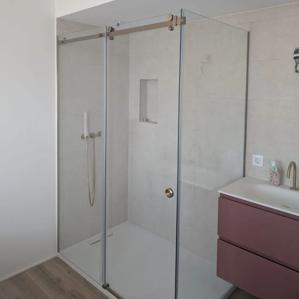 Montaje mamparas de baño