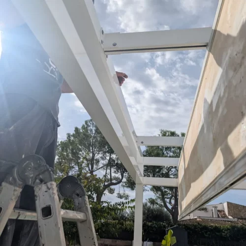 Pérgola bioclimática montaje