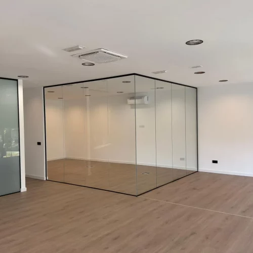 Cerramiento de oficina de cristal
