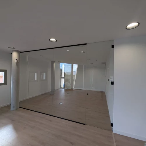 Cerramiento de oficina de cristal